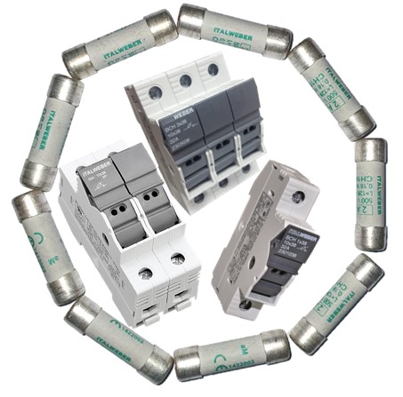 FUSE AND FUSE HOLDER